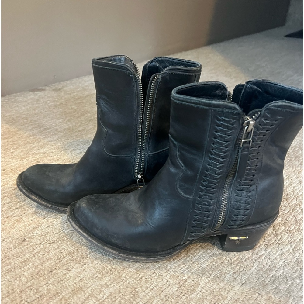 Lane Plain Jane shortie boots.  Only worn once.
